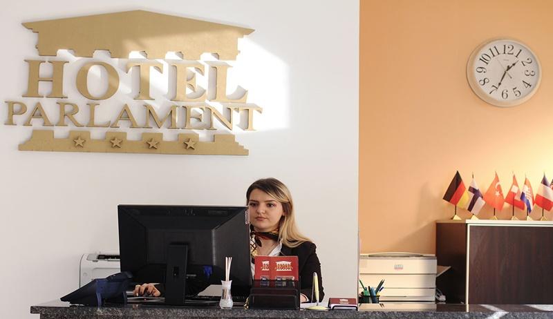 Vista Lobby Parlament Hotel