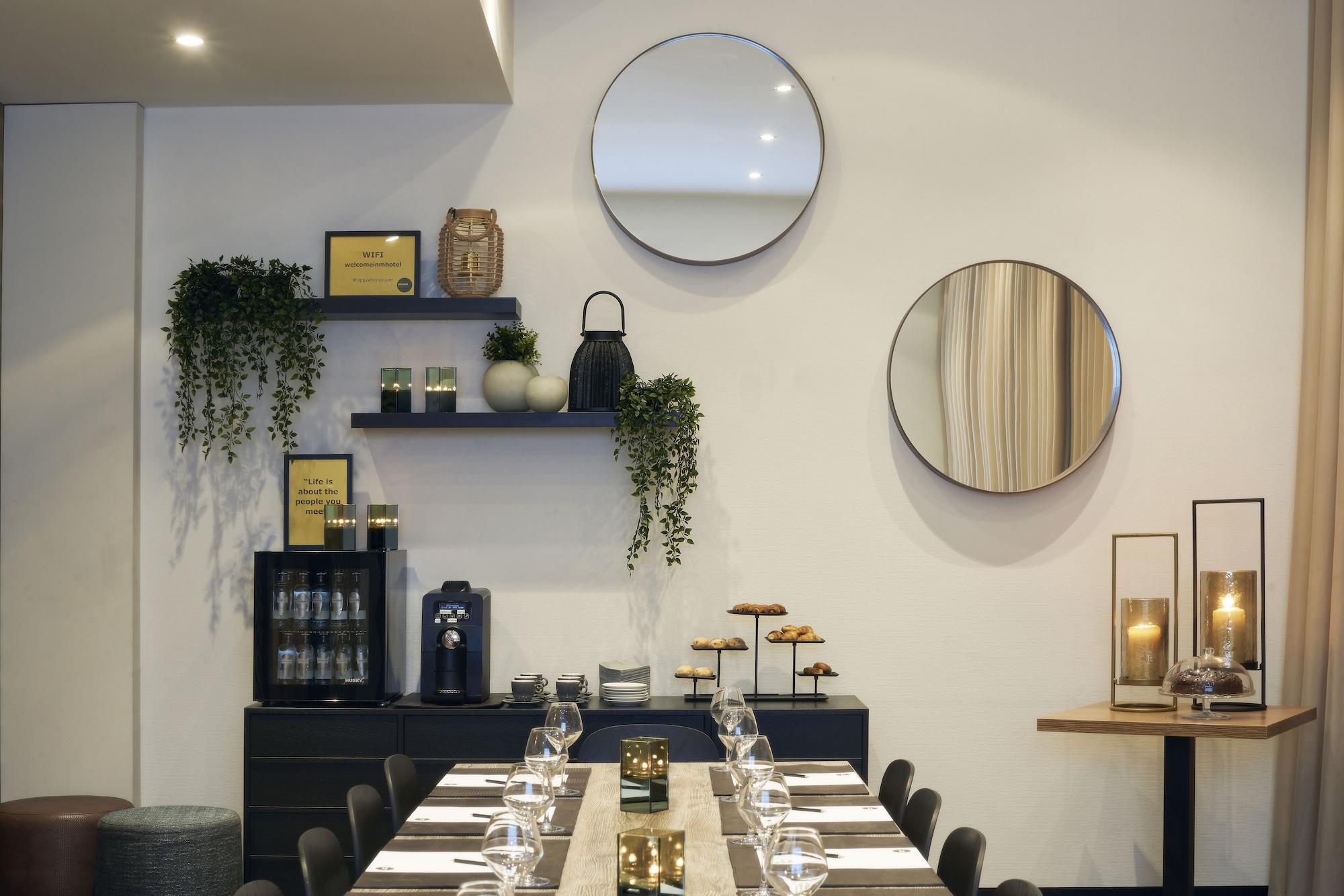 Sala de Reuniones M Hotel - Different Hotels