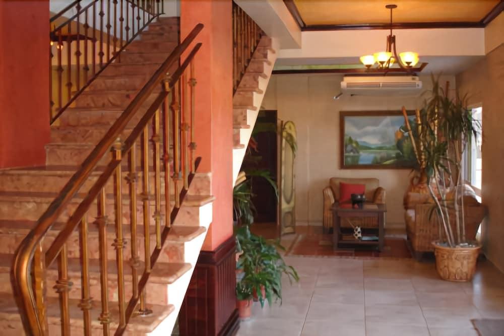 Varios Grissy's Hotel