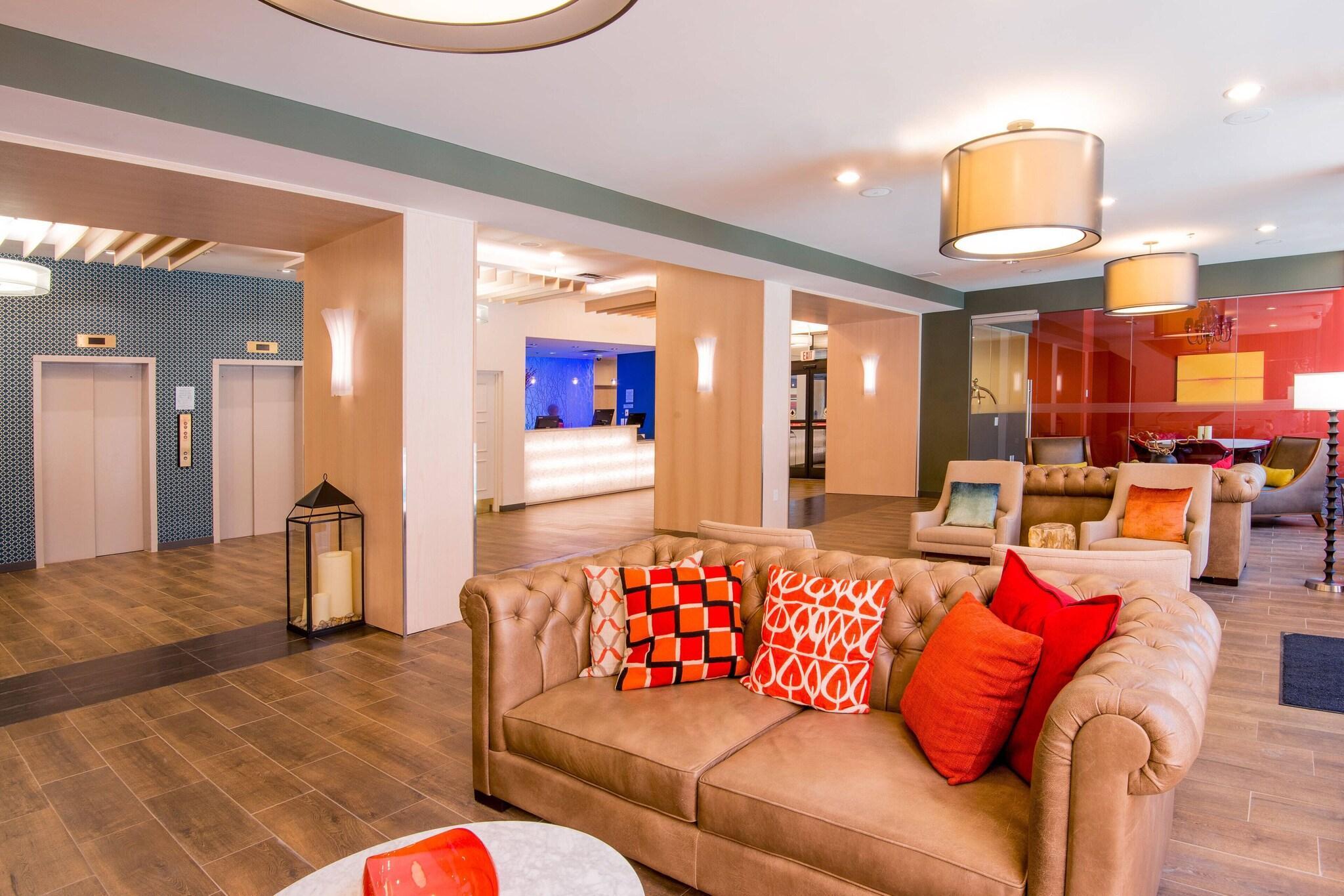 Vista Lobby Fairfield Inn & Suites by Marriott Charlotte Uptown
