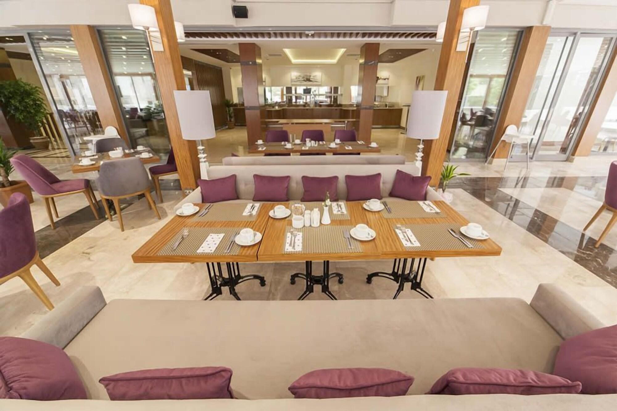 Restaurant Lamec Hotel Business