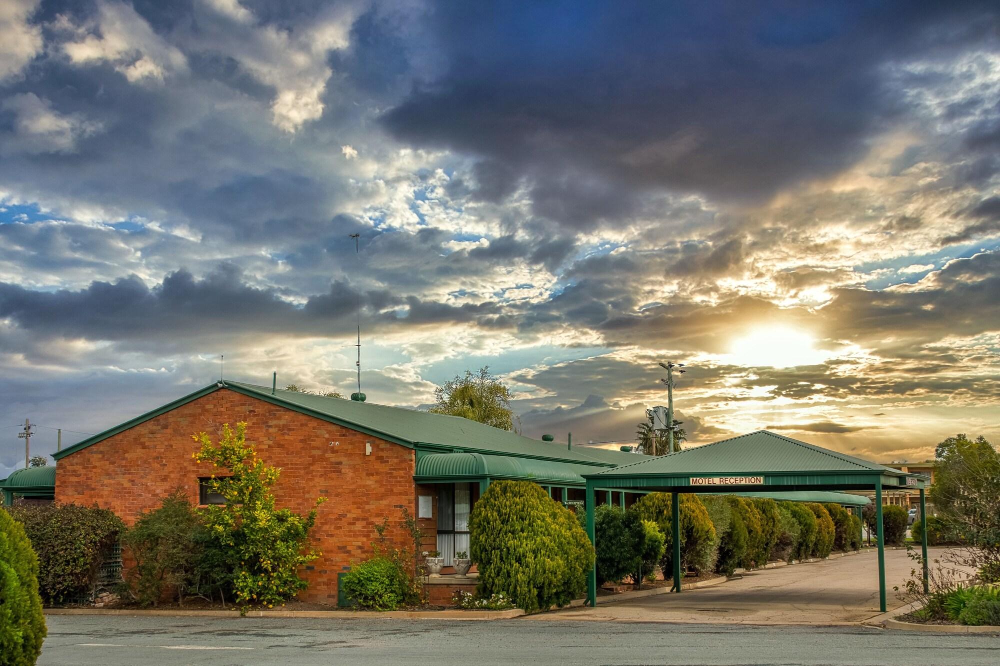 Vista Lobby Deniliquin Country Club Motor Inn