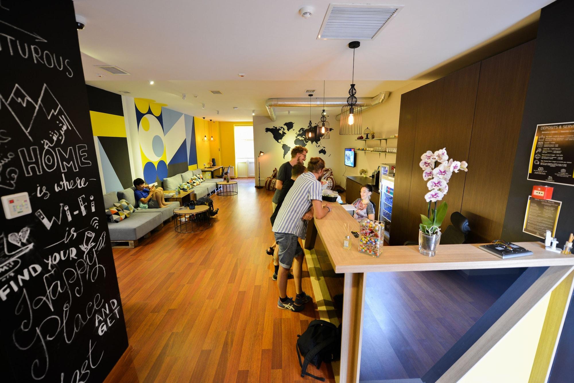 Vista Lobby Sahil Hostel & Hotel