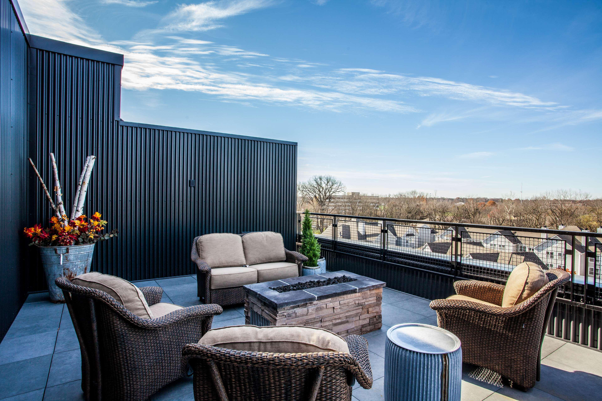 Vista Exterior Ironworks Hotel Indy