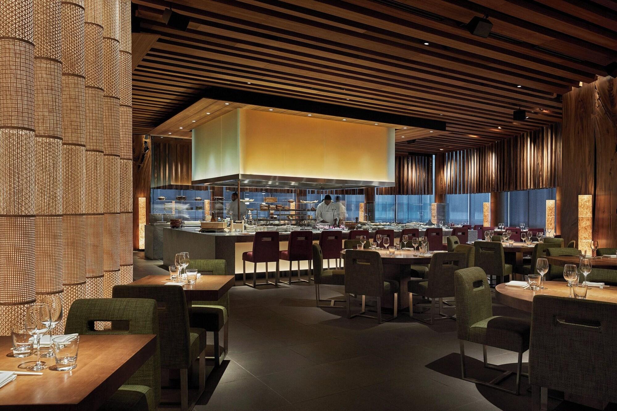Restaurant Four Seasons Hotel One Dalton Street, Boston