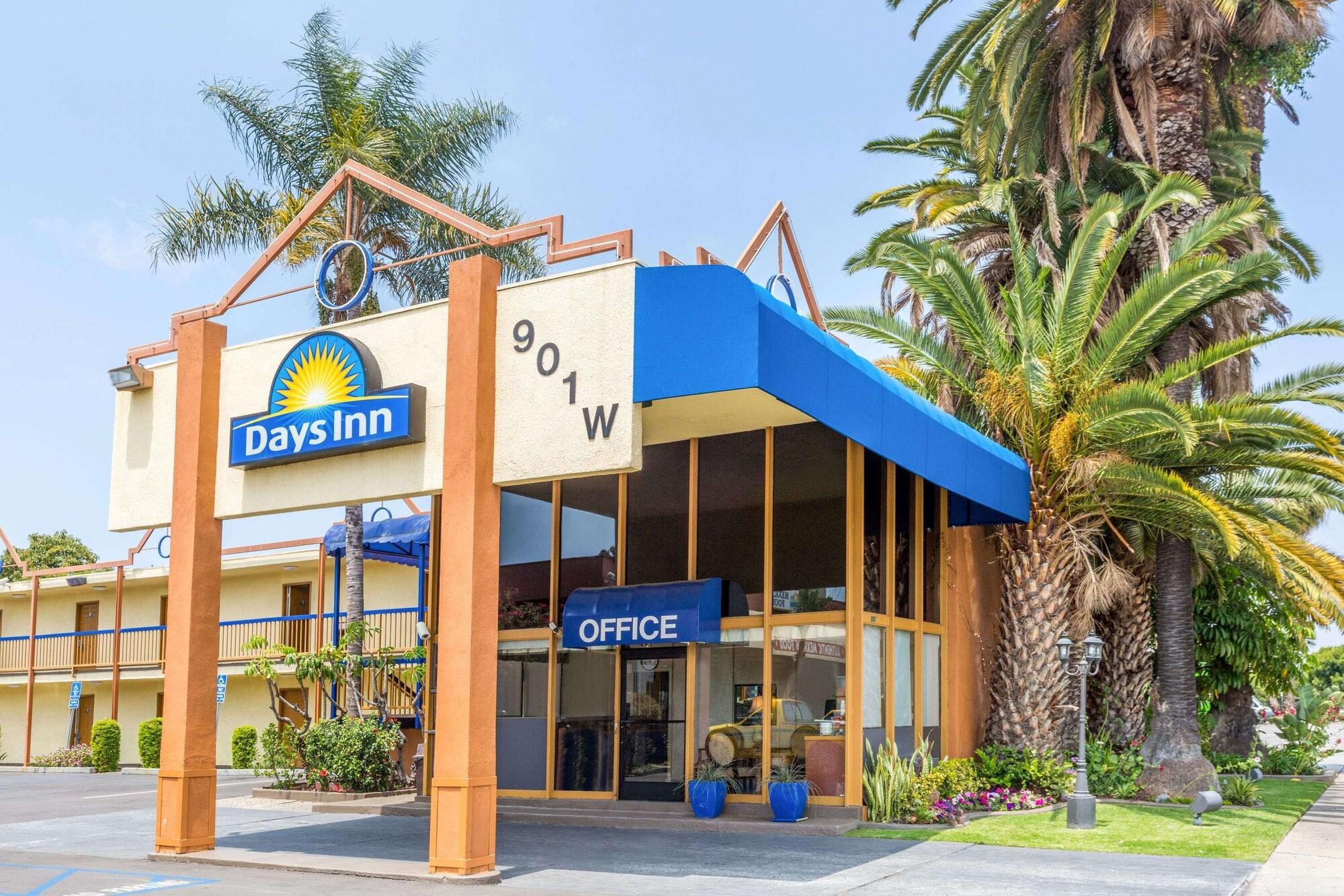 Varios Days Inn by Wyndham Los Angeles Stadium Area/LAX