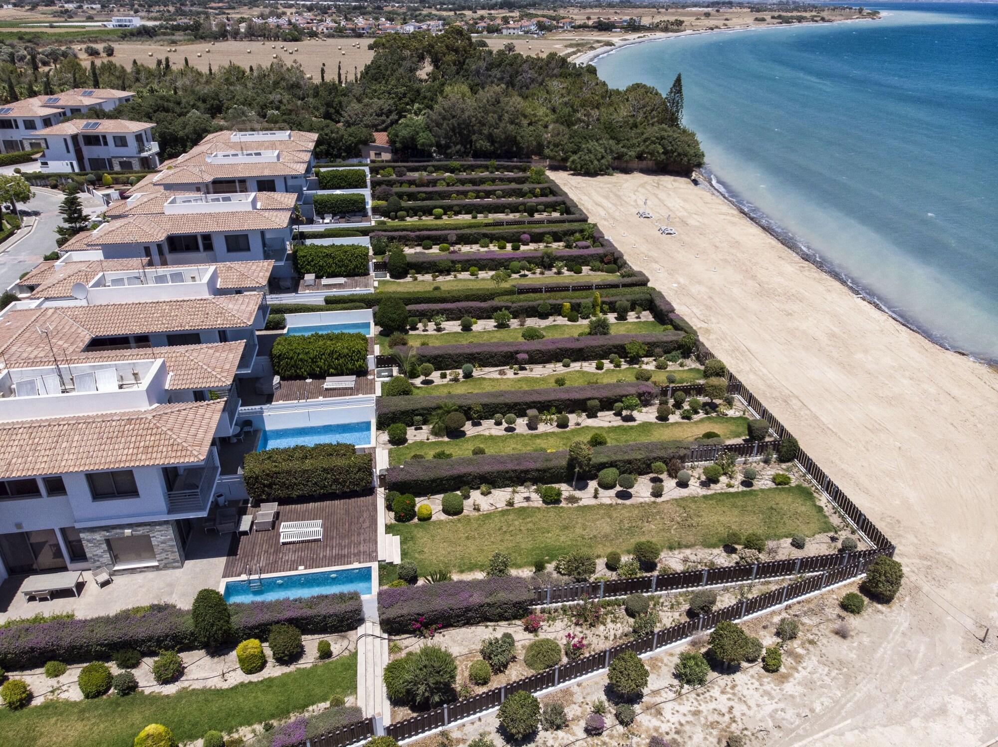 Playa Atlantis Gardens Apartments & Villas