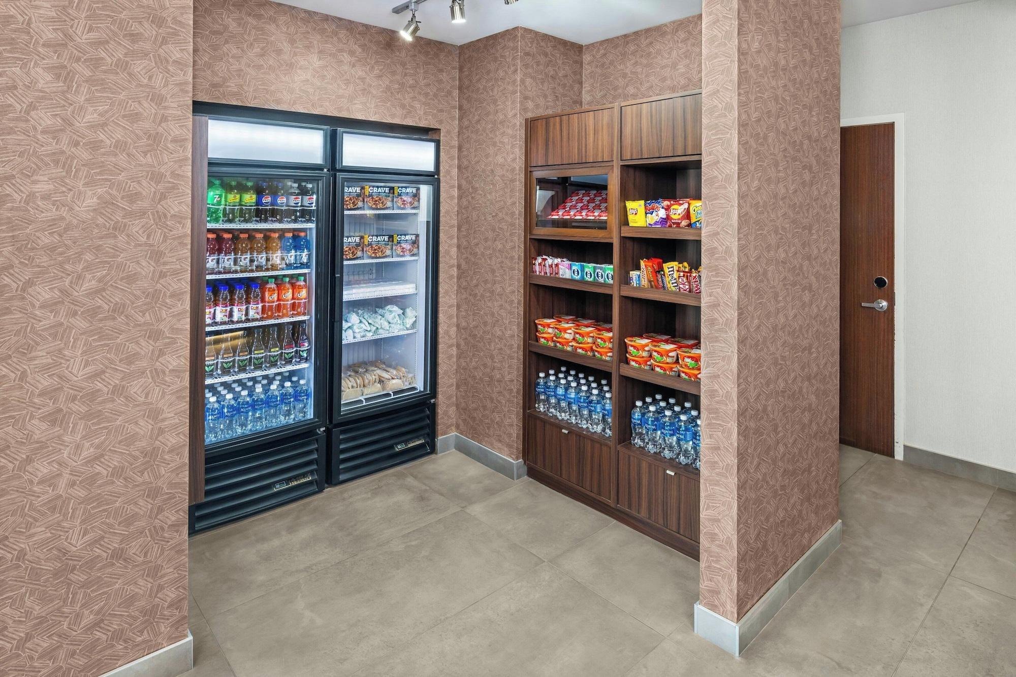 Vista Lobby Fairfield Inn & Suites by Marriott Edmonton North