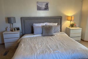 Alquiler Vacacional - Charming 1 king suit with WiFi, AC