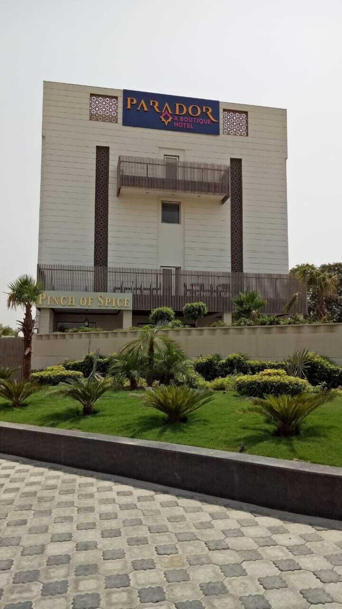 Vista Exterior Hotel Parador