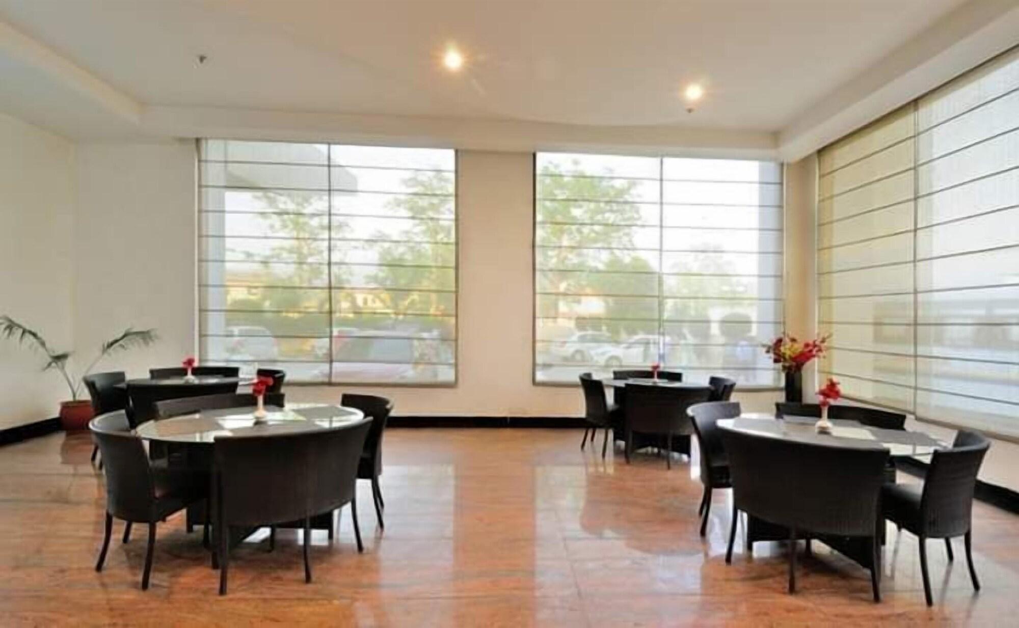 Bar/Salón GIANZ HOTEL