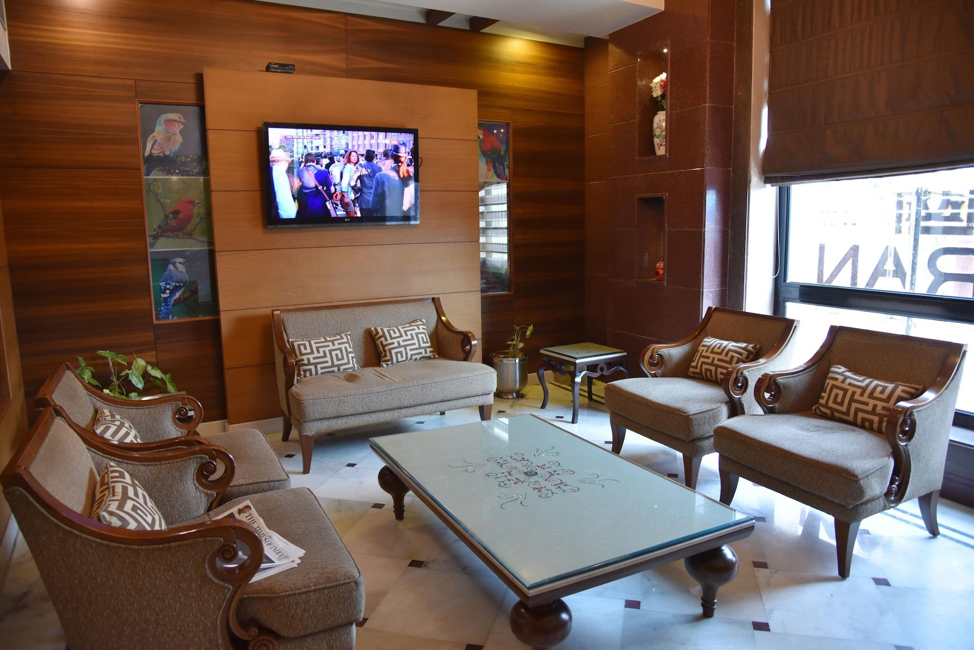 Vista Lobby Leela Grande Hotel