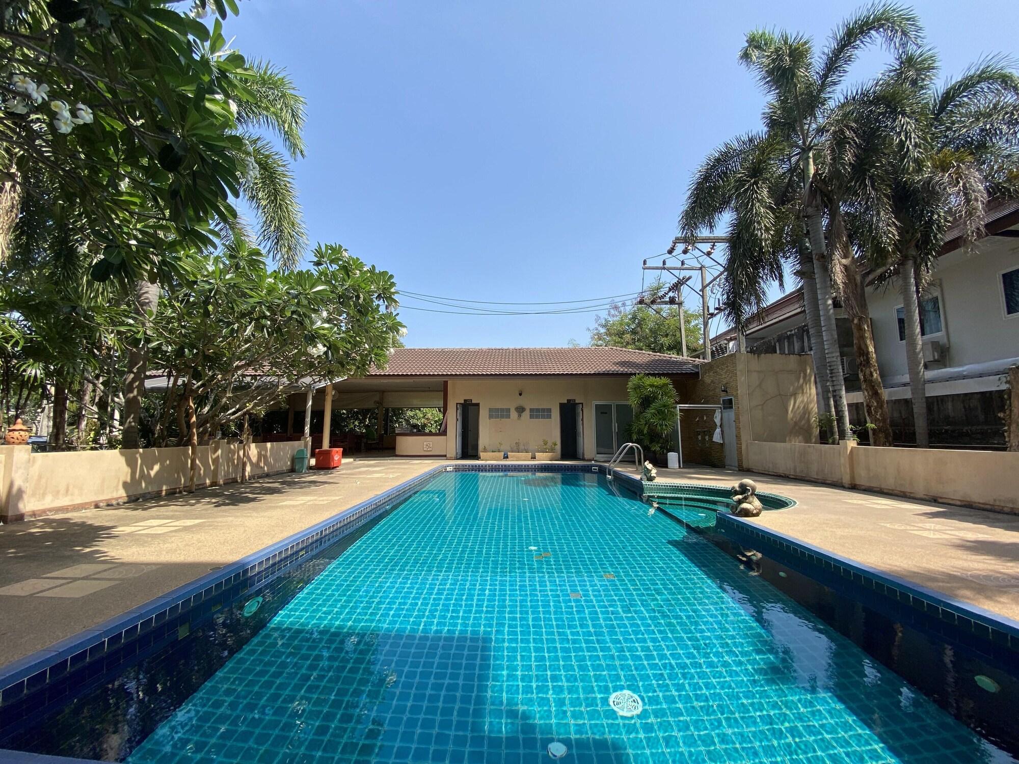 Varios C.A.P. Mansion Hotel