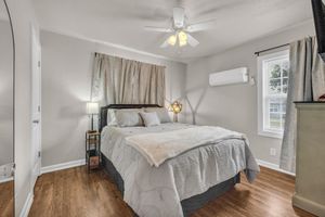 Renta Vacacional - Tulsa Getaway w/Pergola-Grill-TV's & Personal AC/Heater in Every Bedroom