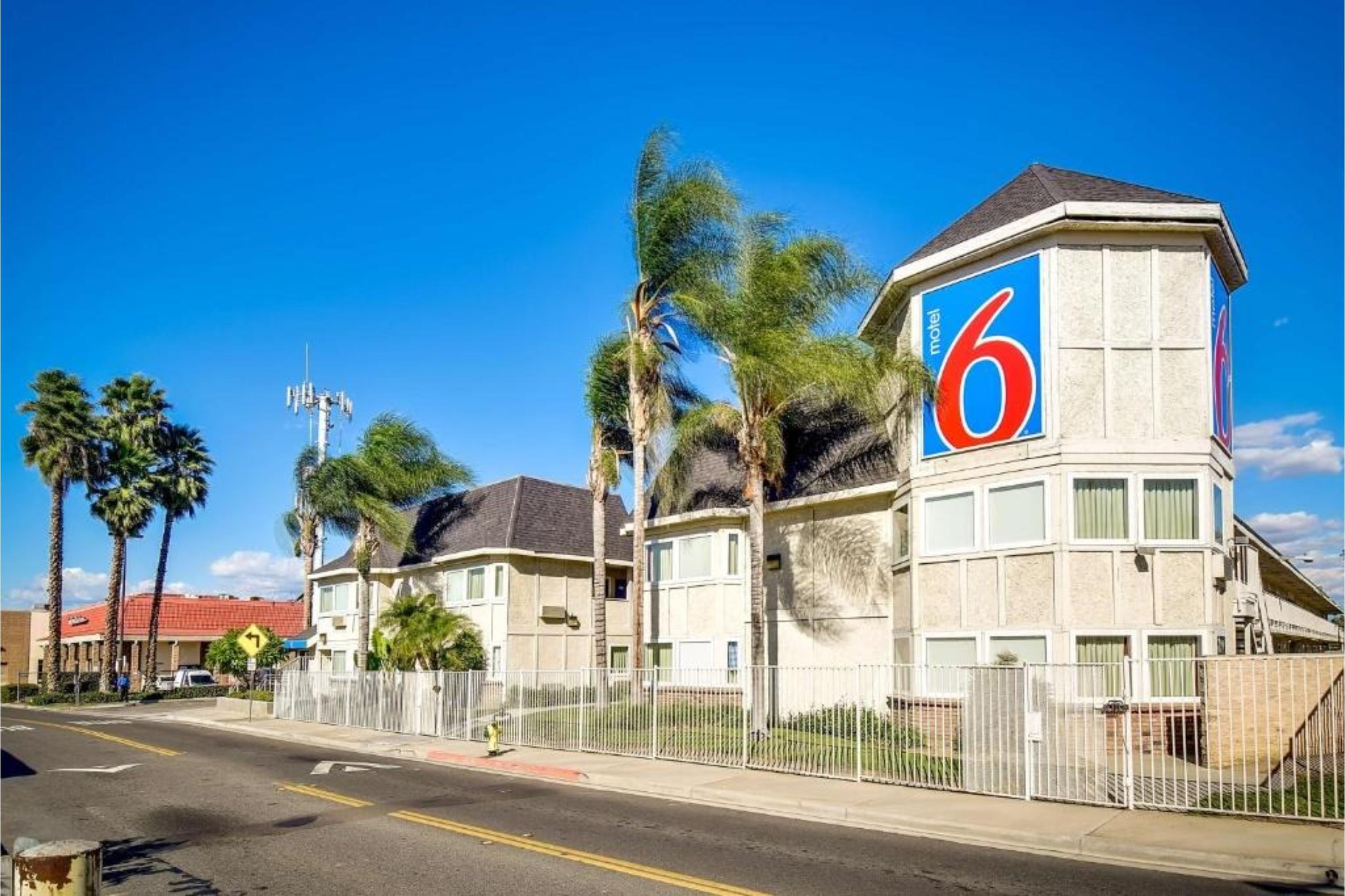 Varios Motel 6 Riverside, CA - South