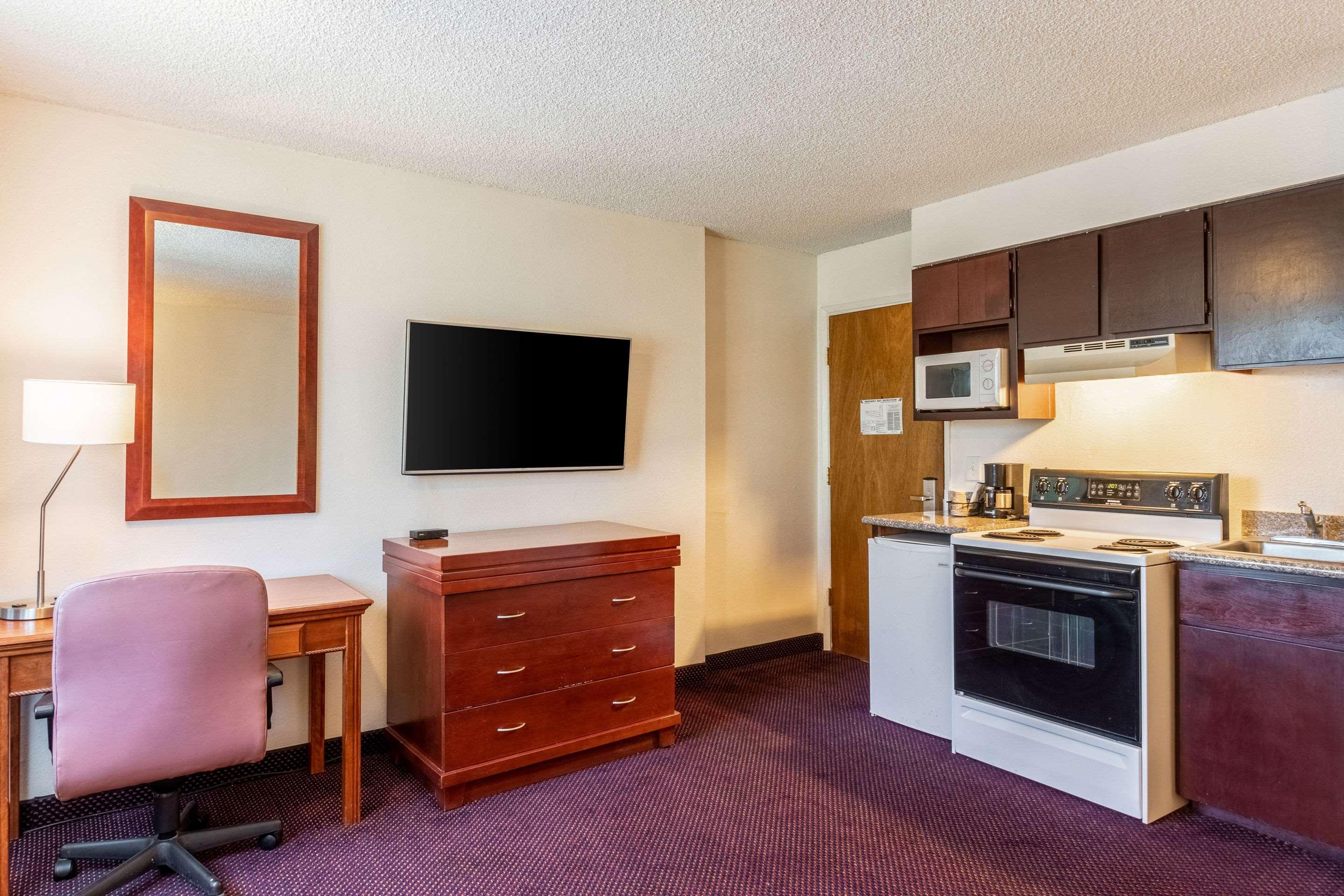 Suite Rodeway Inn & Suites Hwy 217 & 26 W