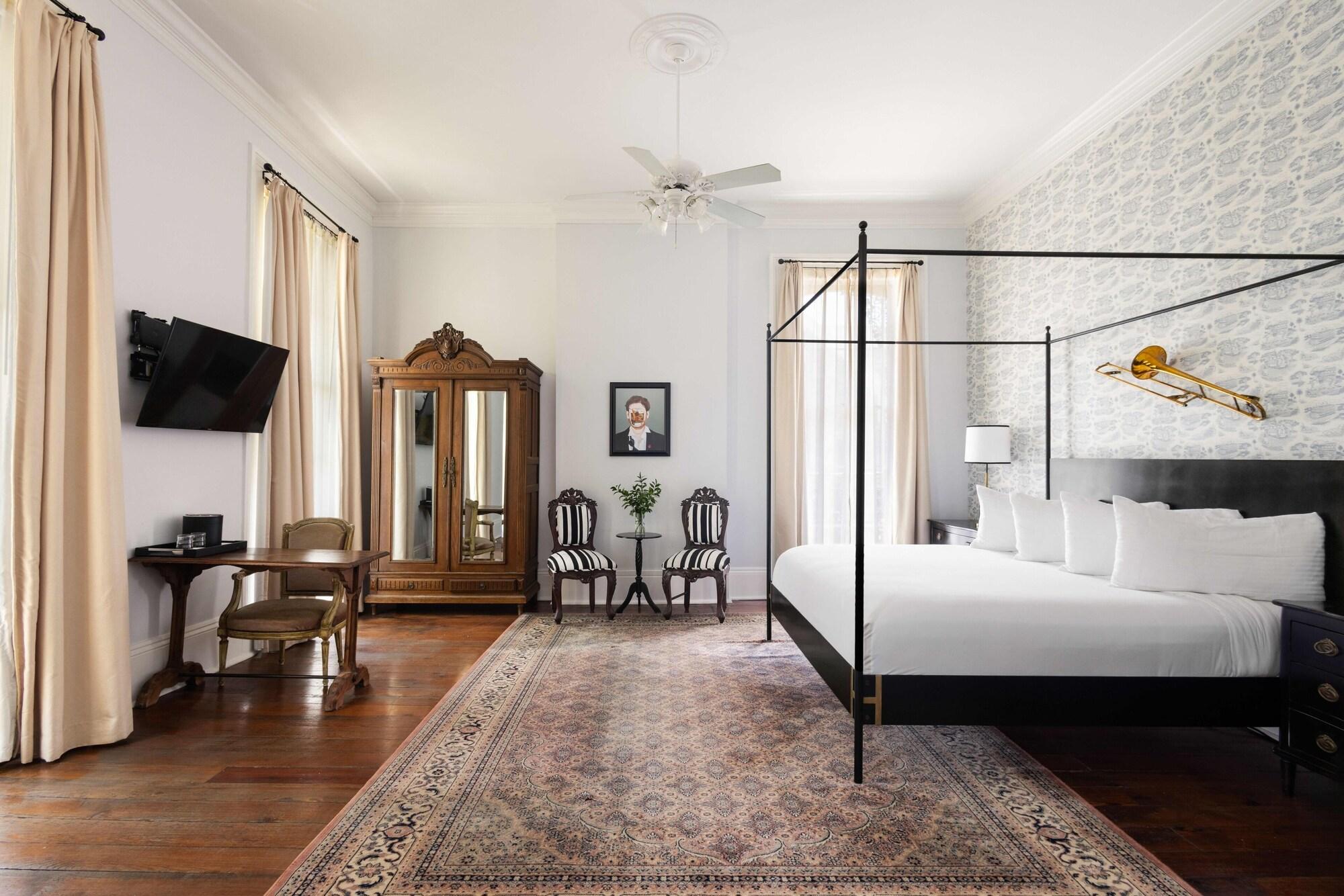 Quarto Henry Howard Hotel