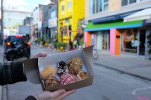 Passeio - Toronto's Kensington Market Donut Tour