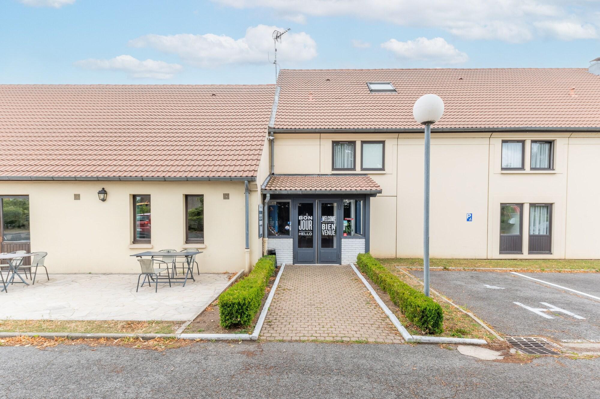 Vista Exterior Kyriad Creil - Chantilly Nord