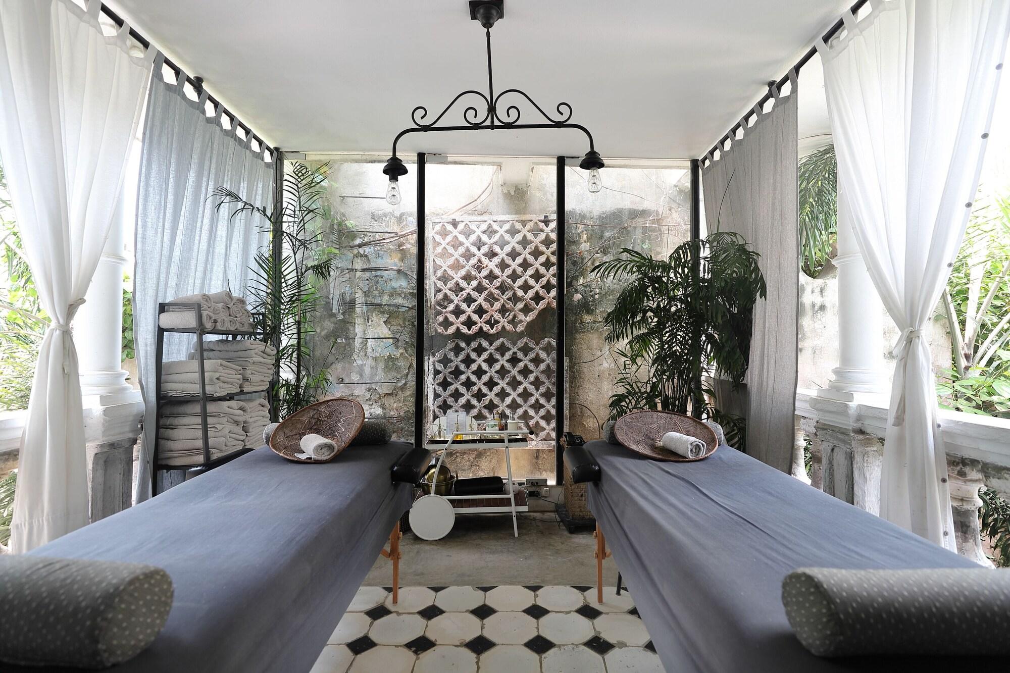 Spa Hotel Casa Lola Deluxe Gallery