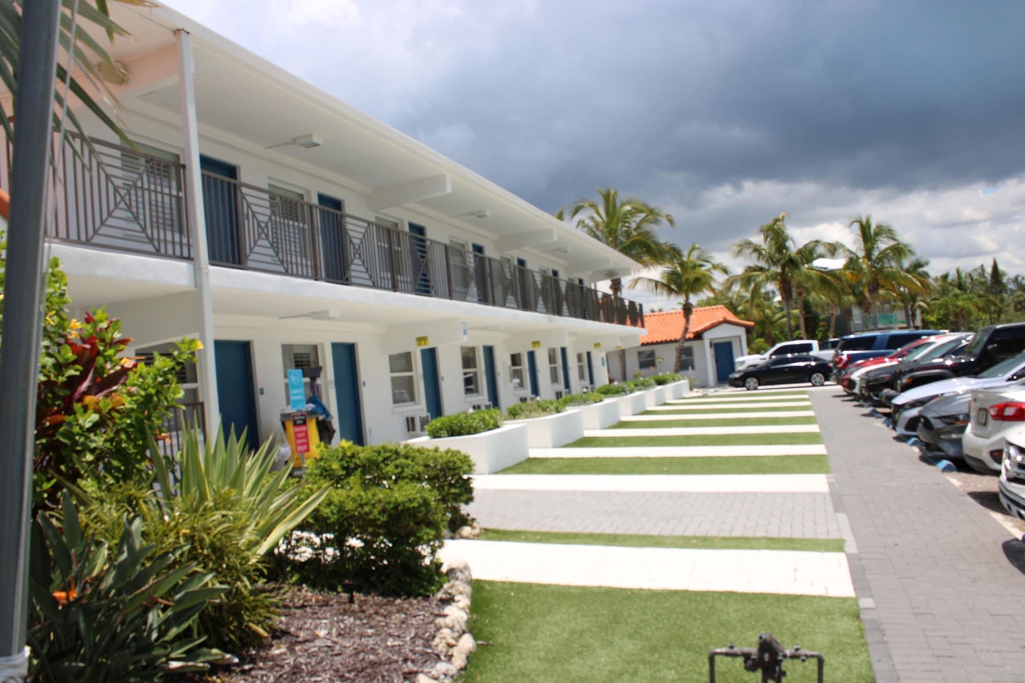 Playa Siesta Key Beach Resort and Suites