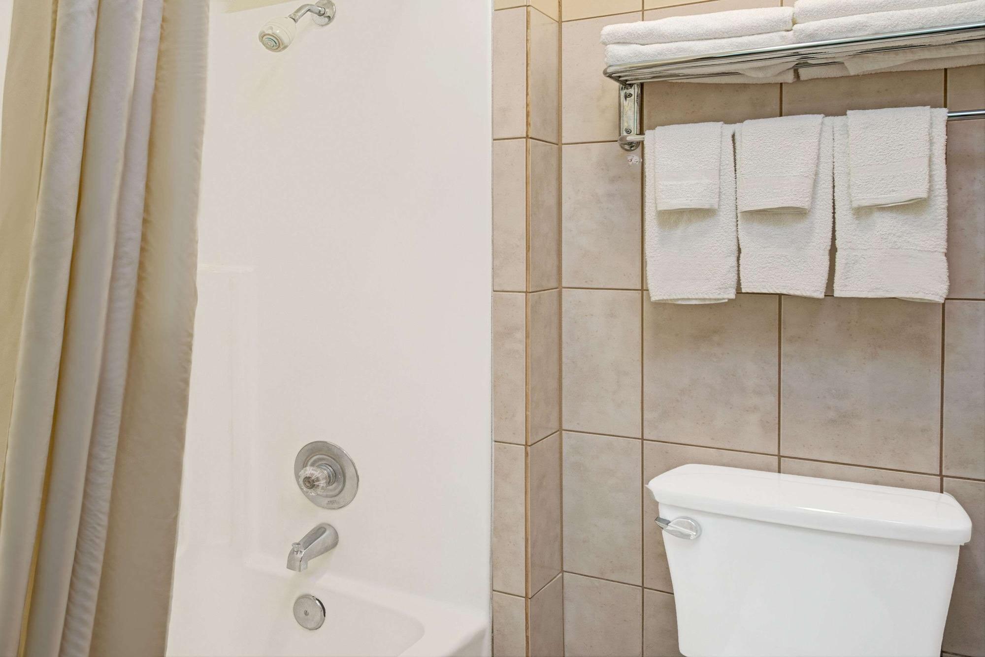 Equipamiento de Habitación Travelodge by Wyndham Sacramento / Rancho Cordova