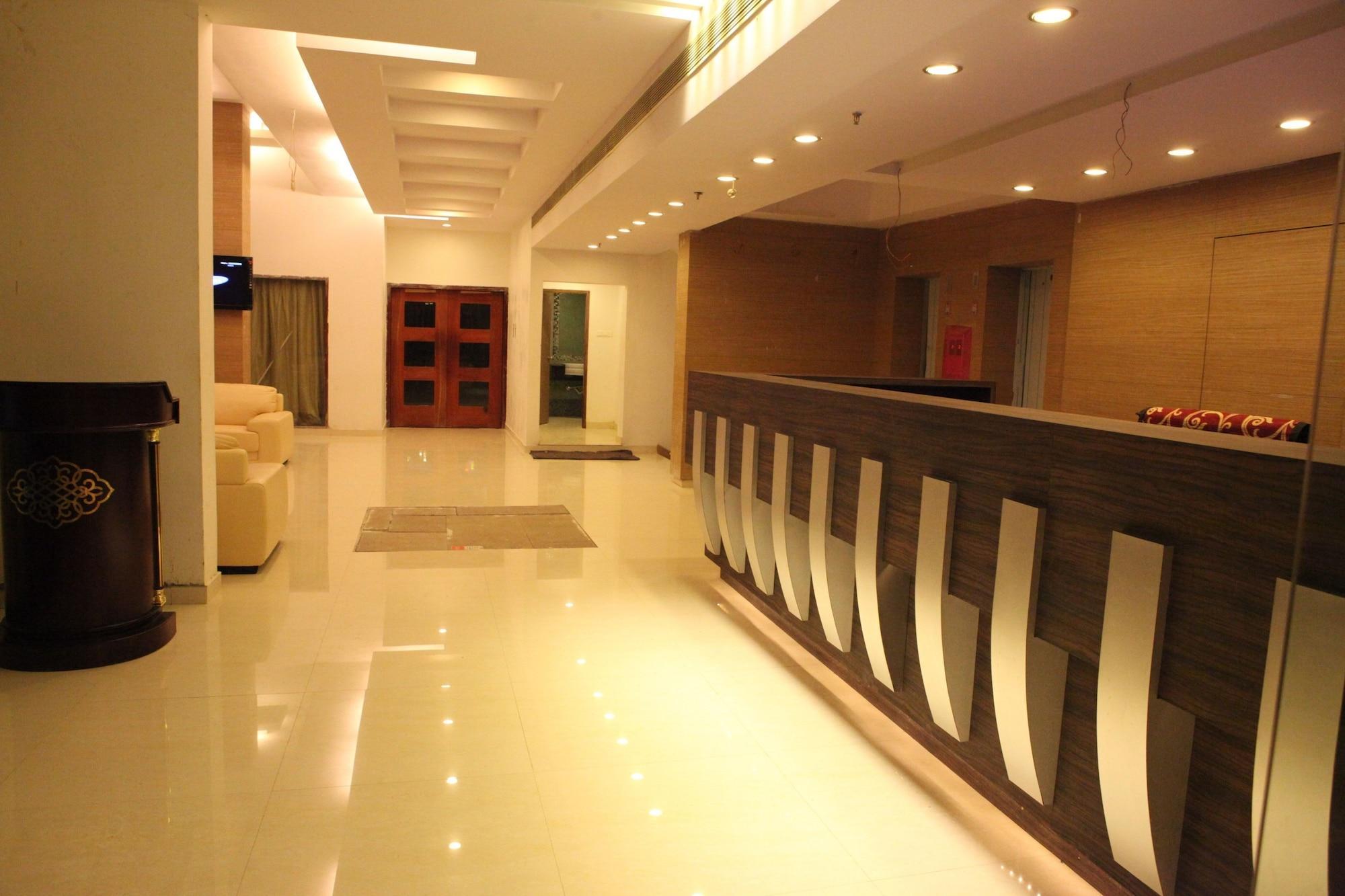 Vista Exterior Venky Residency