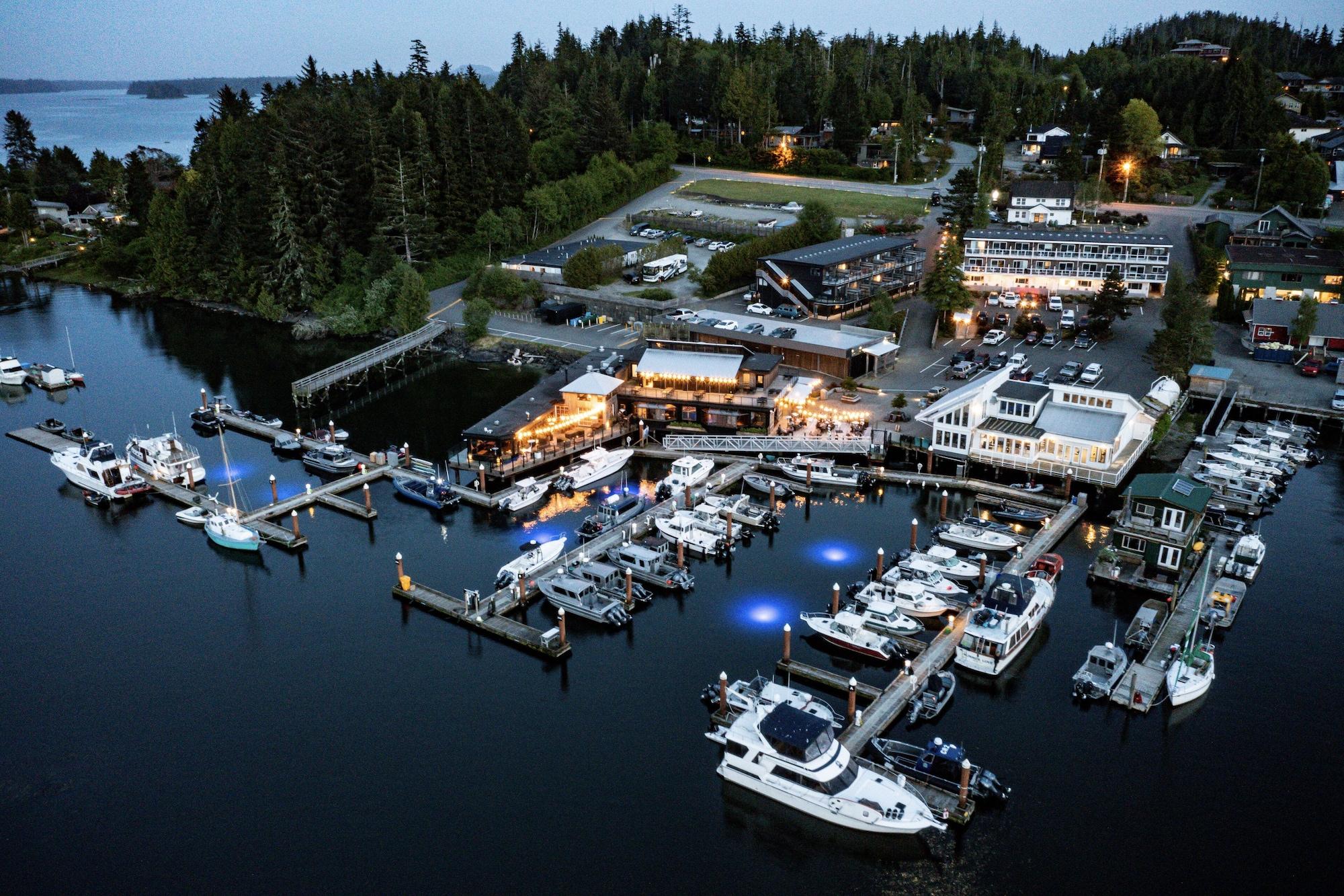 Vista Exterior Tofino Resort & Marina