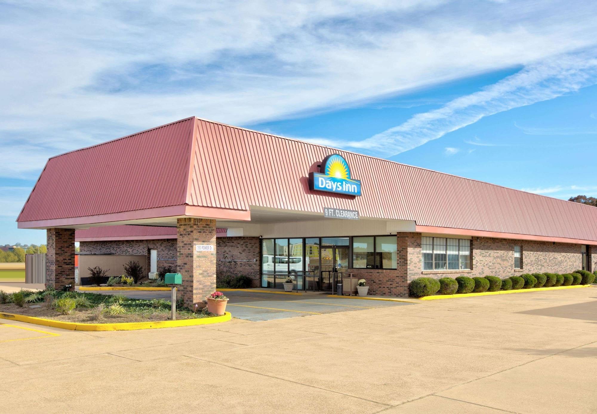 Vista Exterior Days Inn by Wyndham Batesville