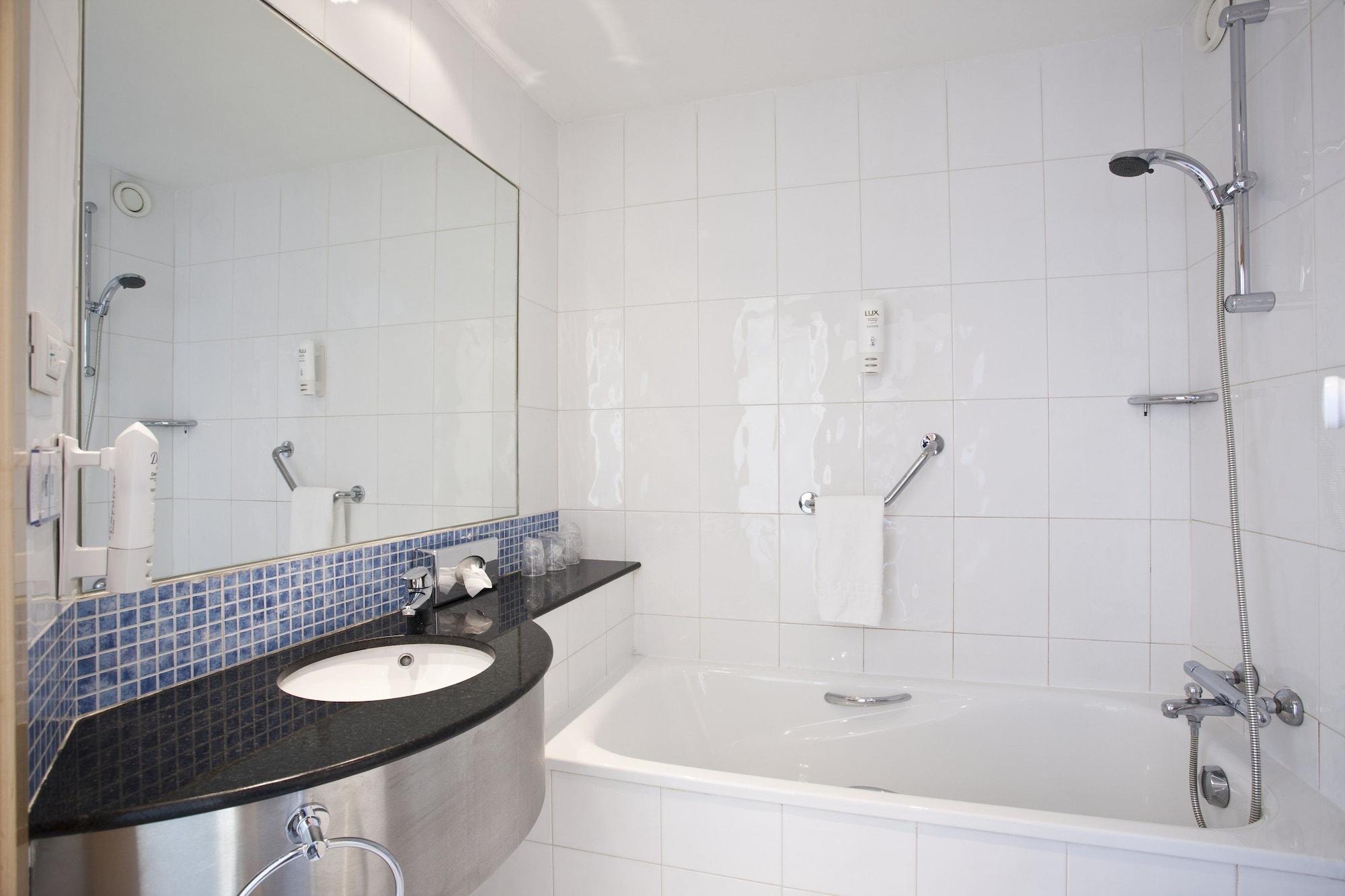 Equipamiento de Habitación Holiday Inn Express Madrid-Alcorcón by IHG