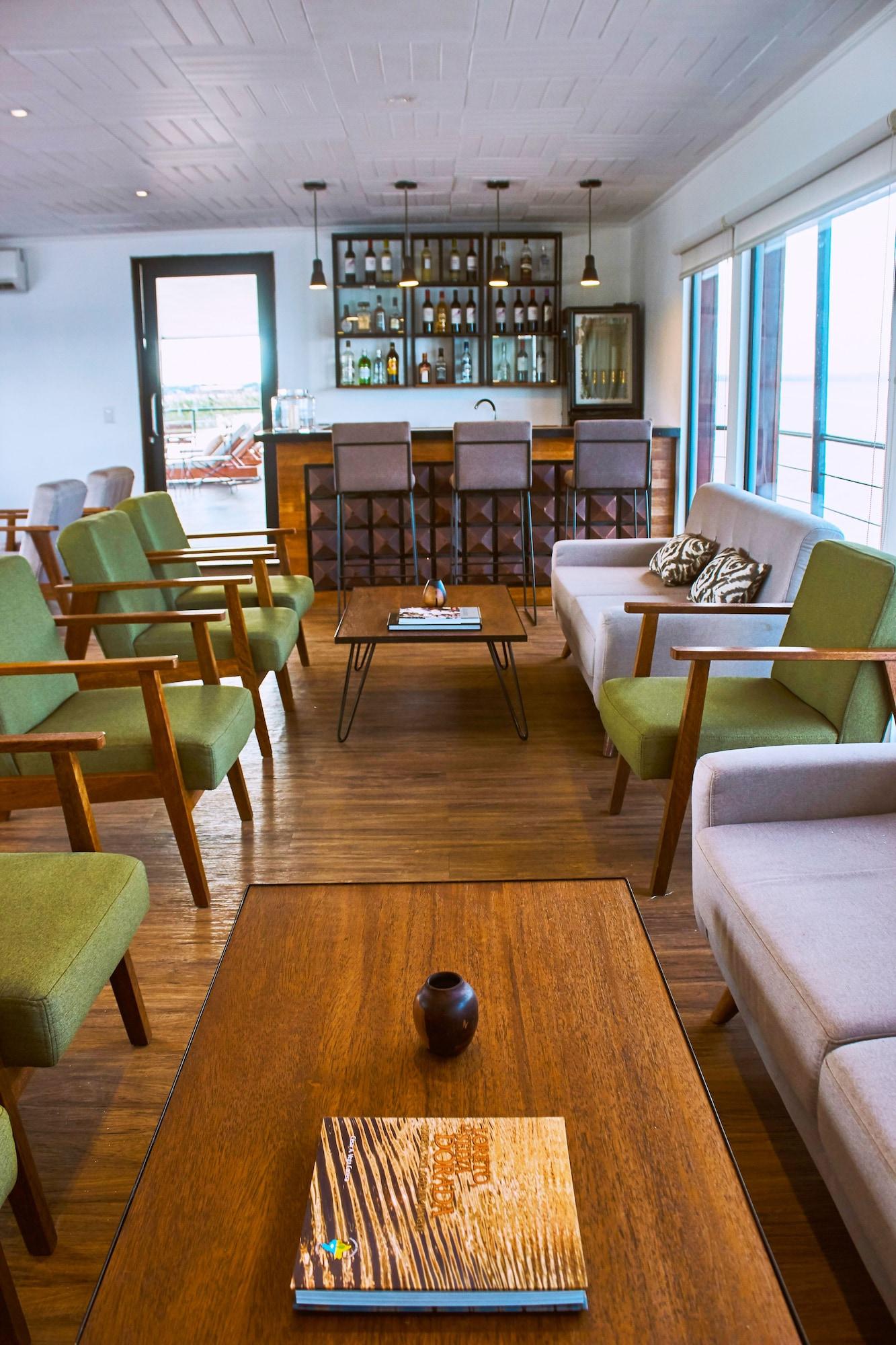 Bar/Salón Jungle Experiences La Perla