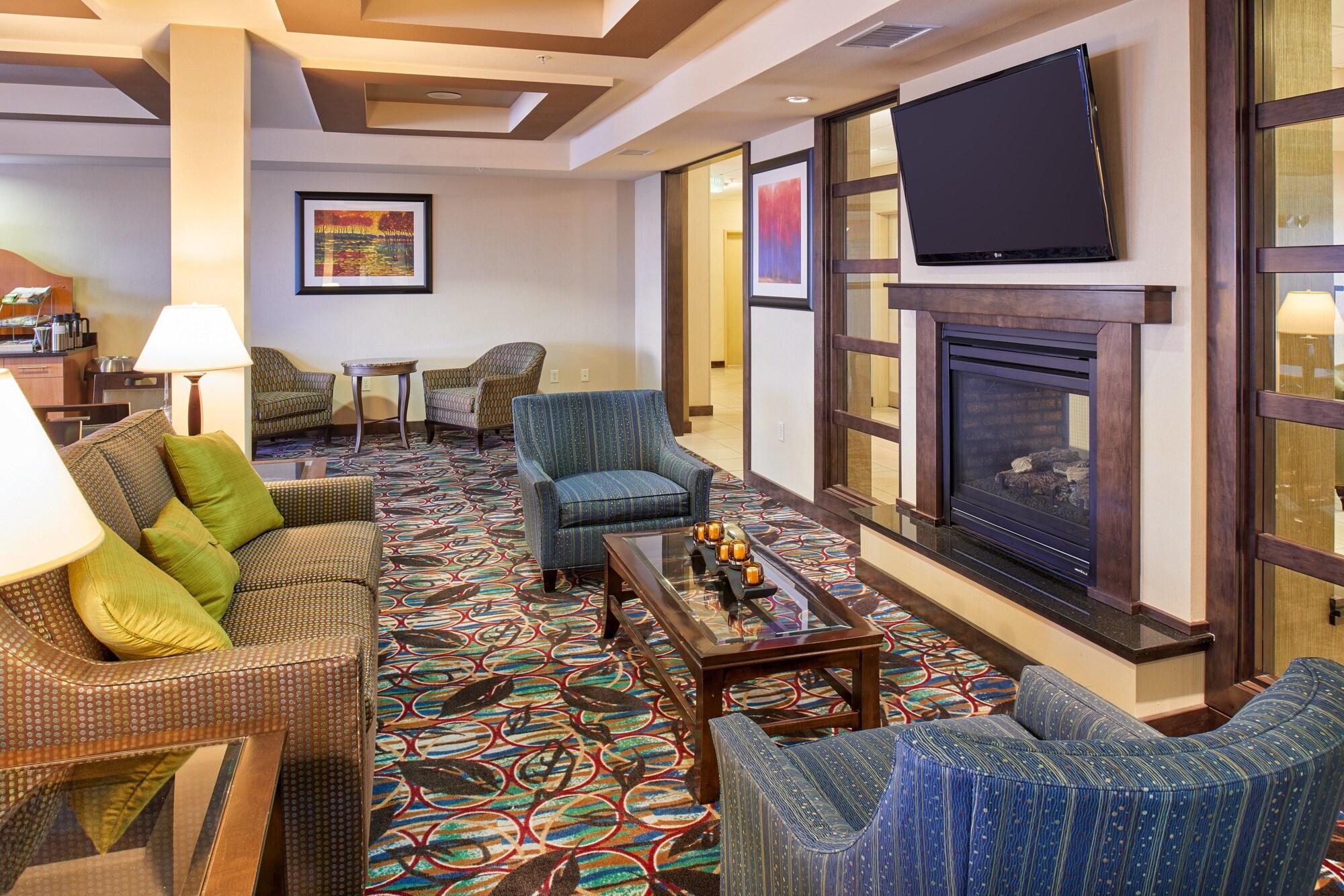 Vista Lobby Holiday Inn Express & Suites El Paso Airport Area by IHG