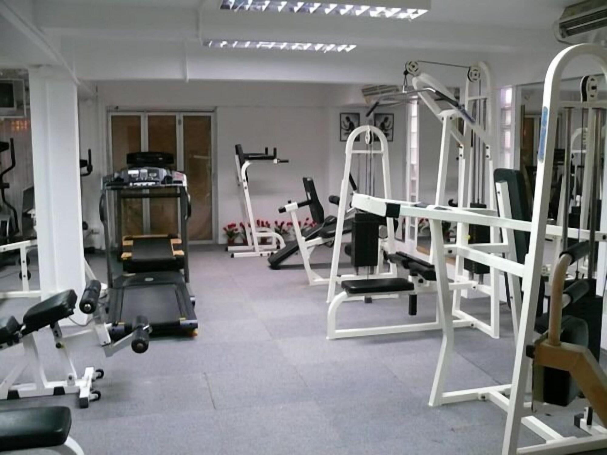 Gimnasio Aquarius Gay Guesthouse & Sauna