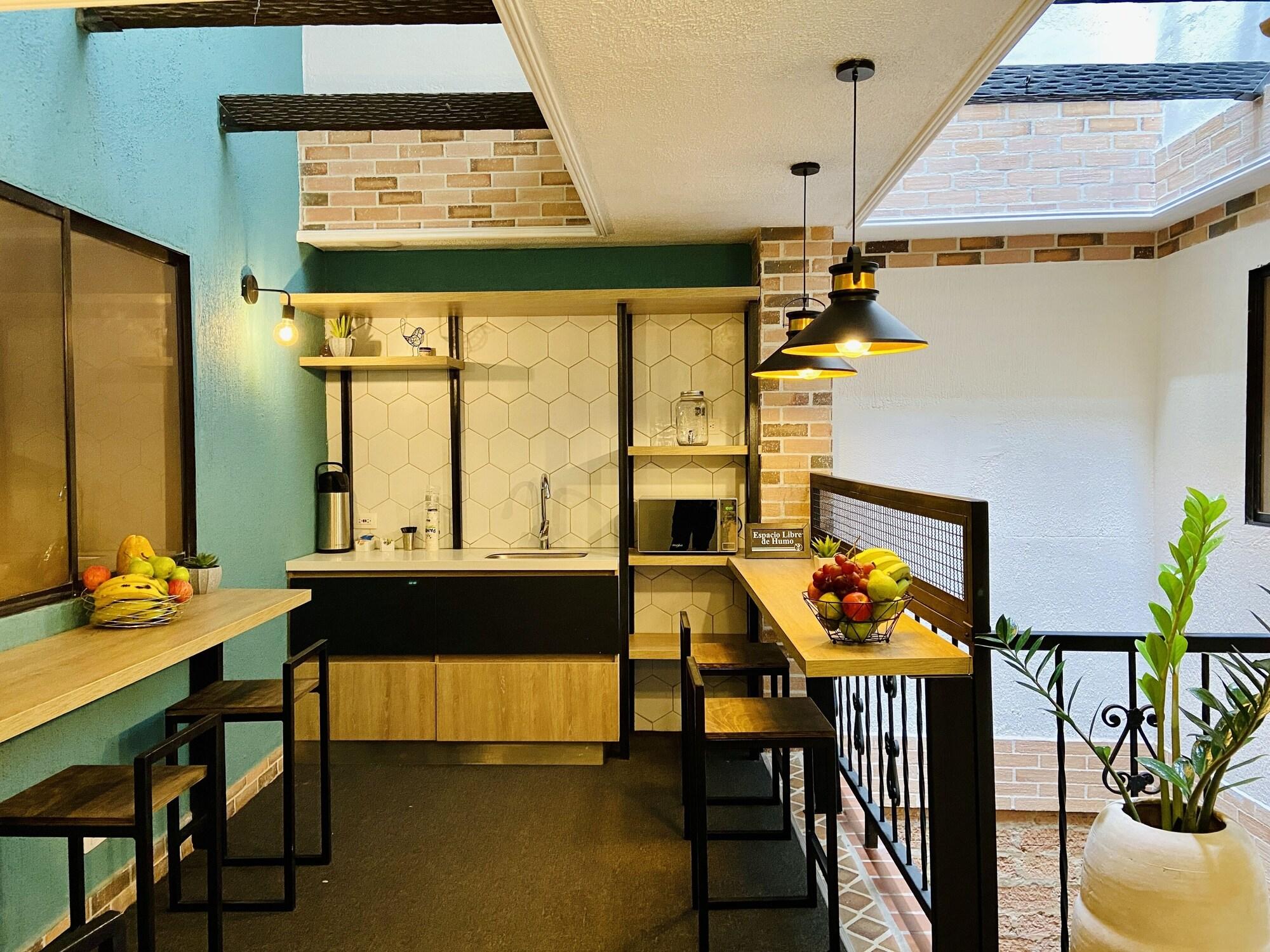 Bar/Salón Casa Santafe - Coliving Hotel
