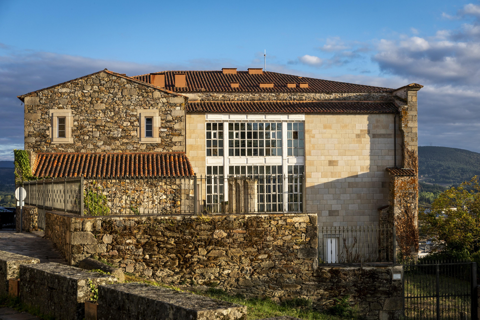 Vista Exterior Parador De Monforte De Lemos