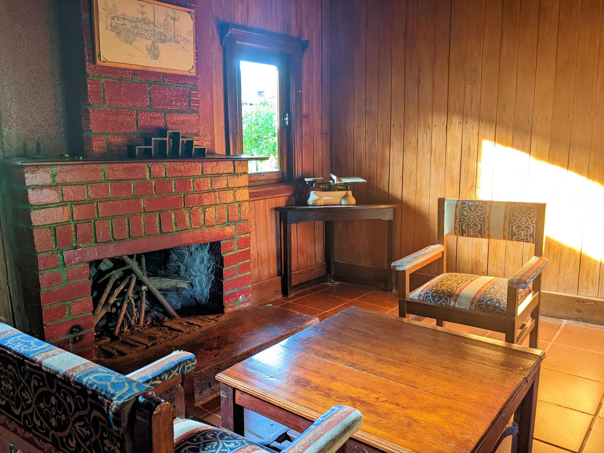 Vista Lobby Lawns Hotel