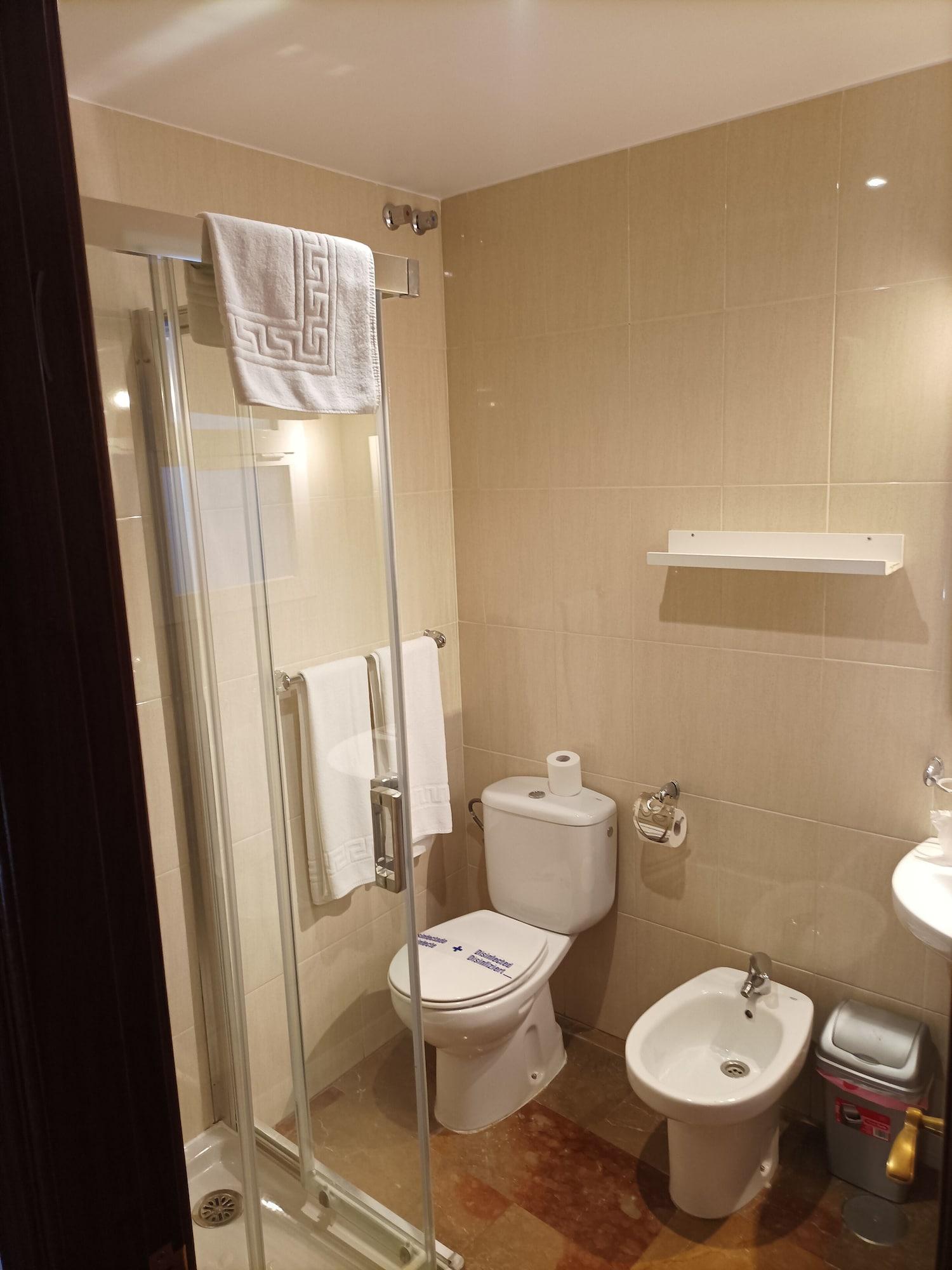 Equipamiento de Habitación Hostal San Cayetano