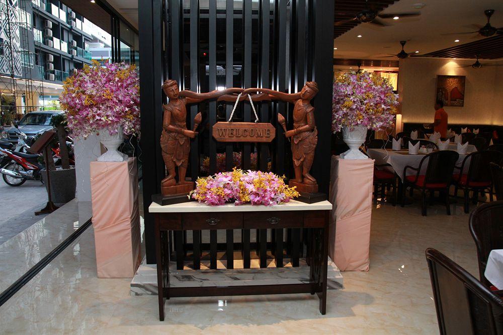 Vista Lobby Hemingways Silk Hotel