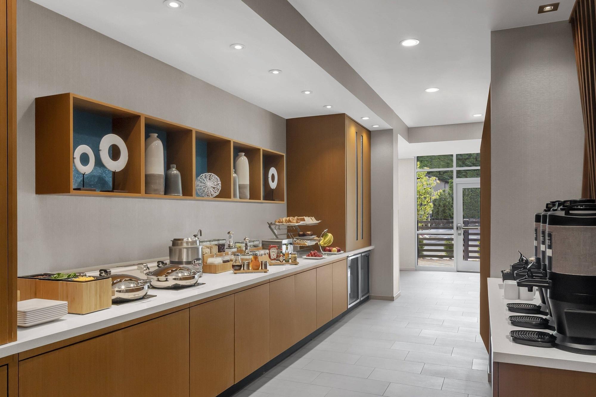 Restaurant SpringHill Suites by Marriott Tuckahoe Westchester County