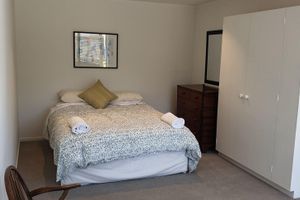 Alquiler Vacacional - Peaceful apartment type, 3 mins walk to the water. brilliant location.