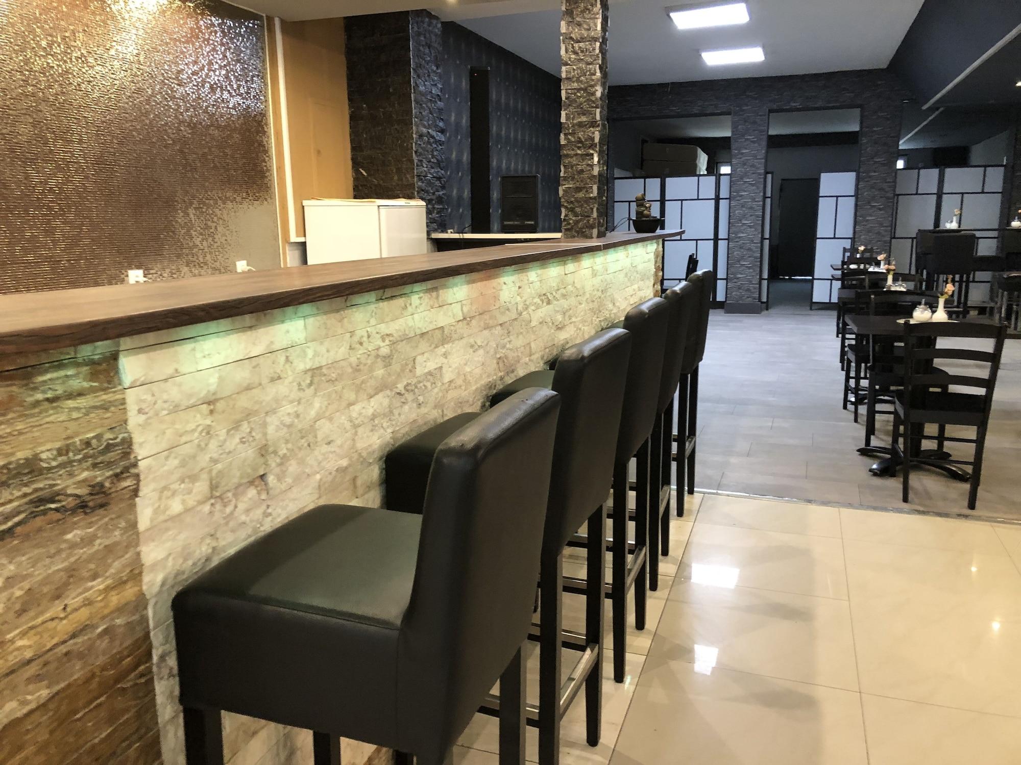 Bar/Salón Hotel Moji