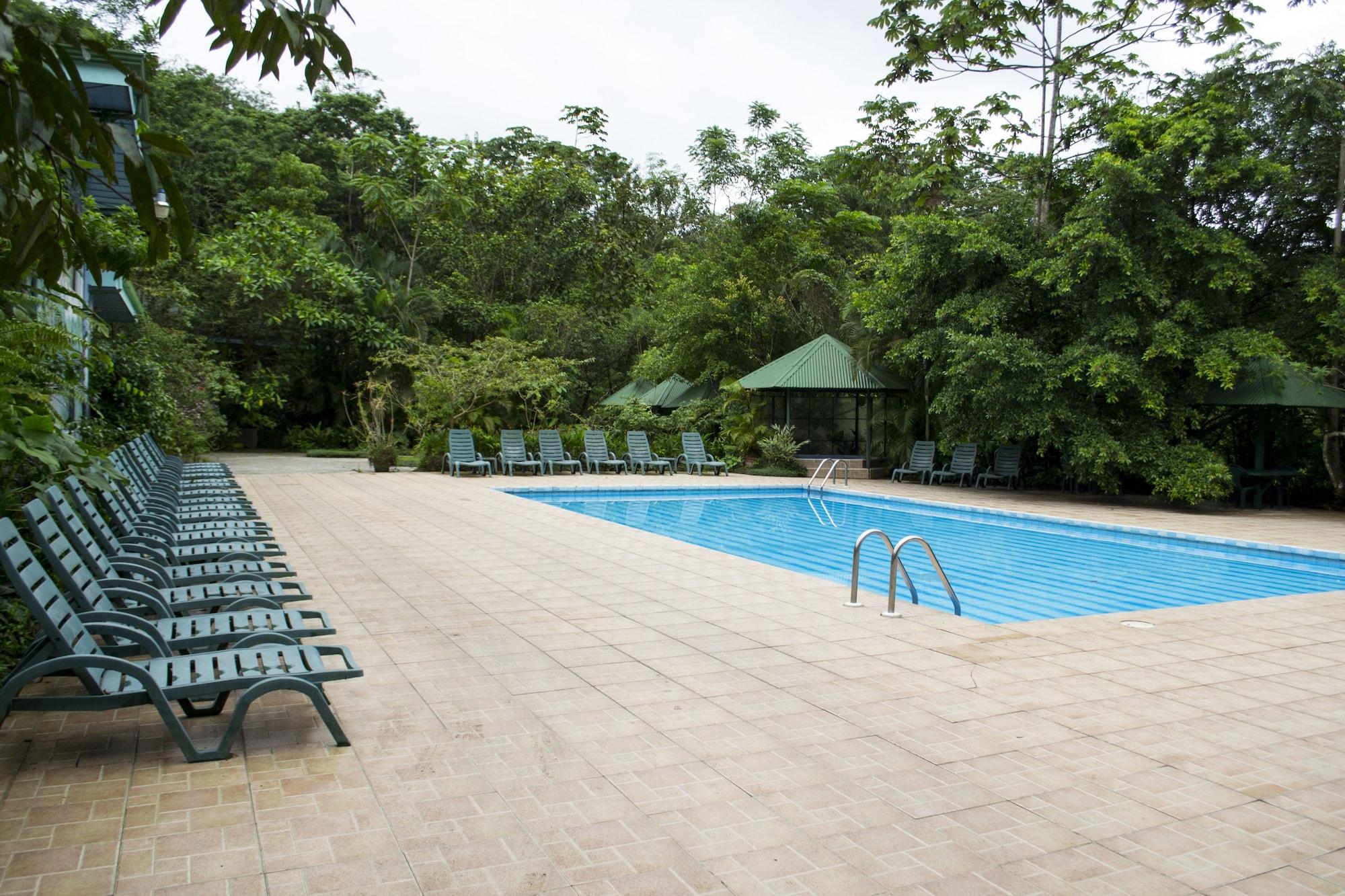 Vista Piscina Lands in Love Hotel