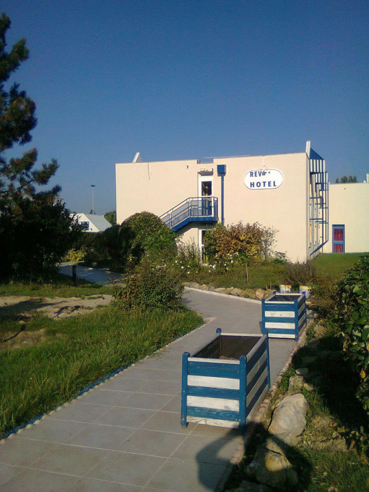 Vista Exterior Rev'Hotel Coignières