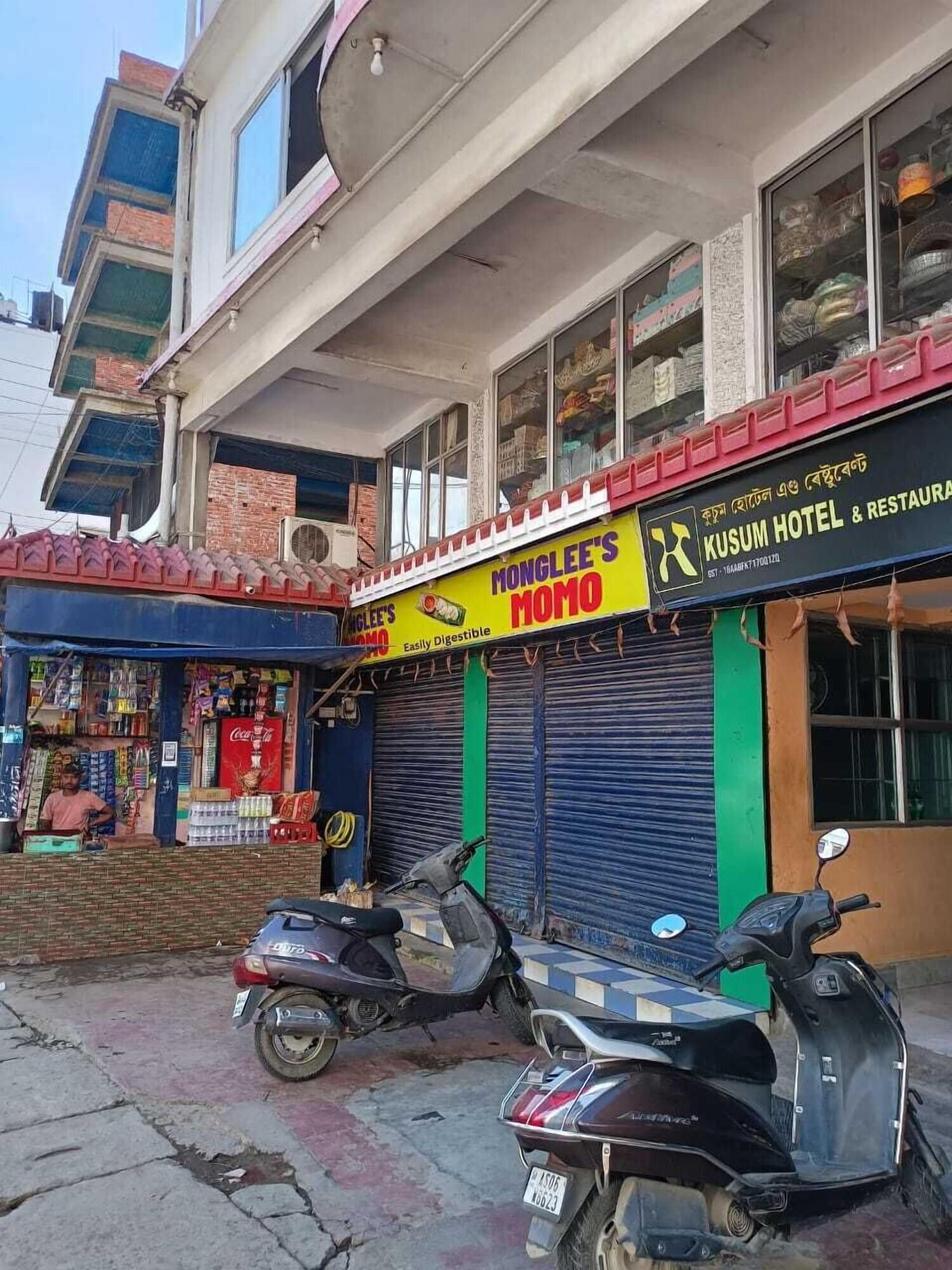 Vista Exterior Kusum Hotel And Restaurant