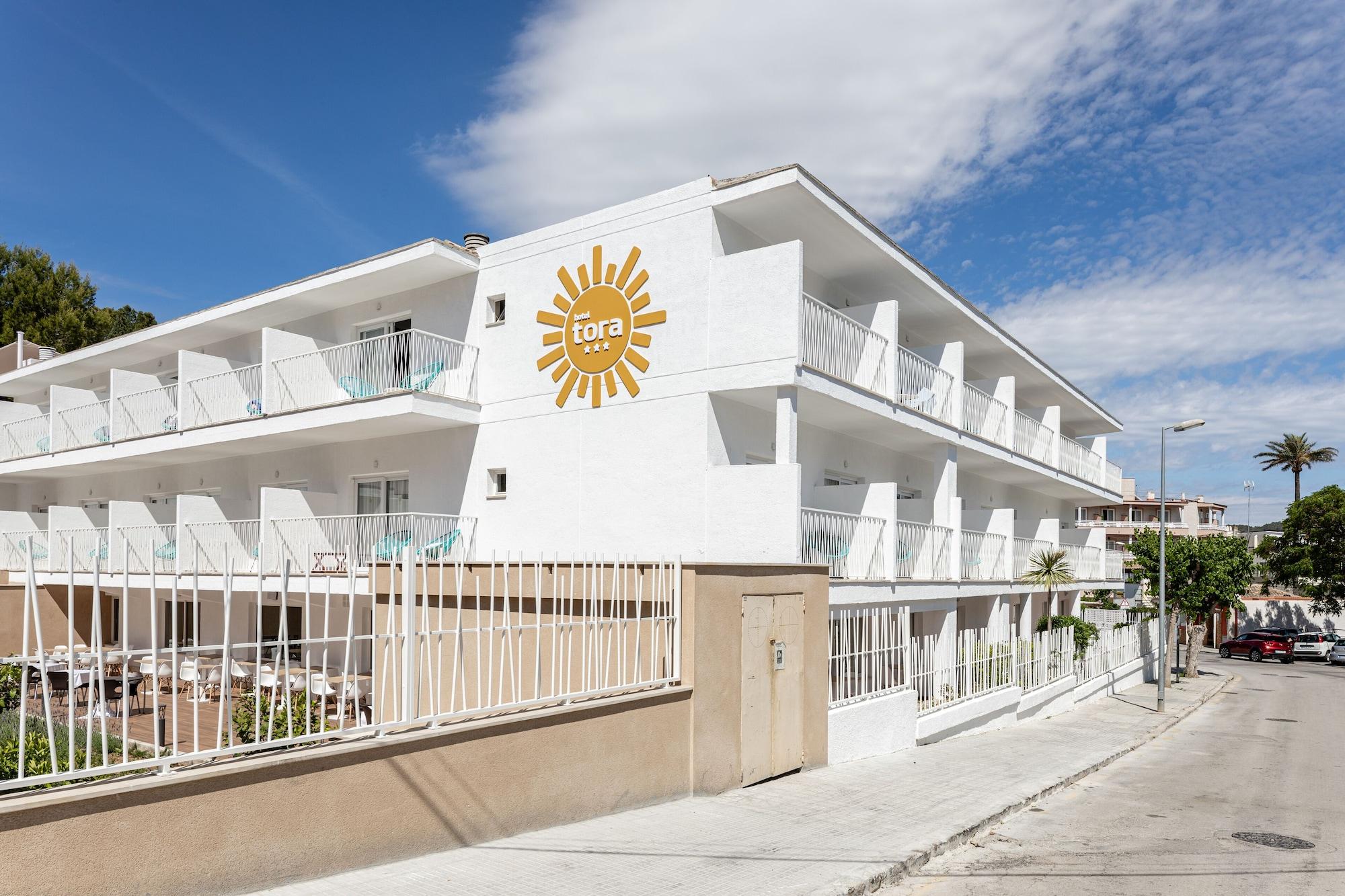 Vista Exterior Hotel Tora