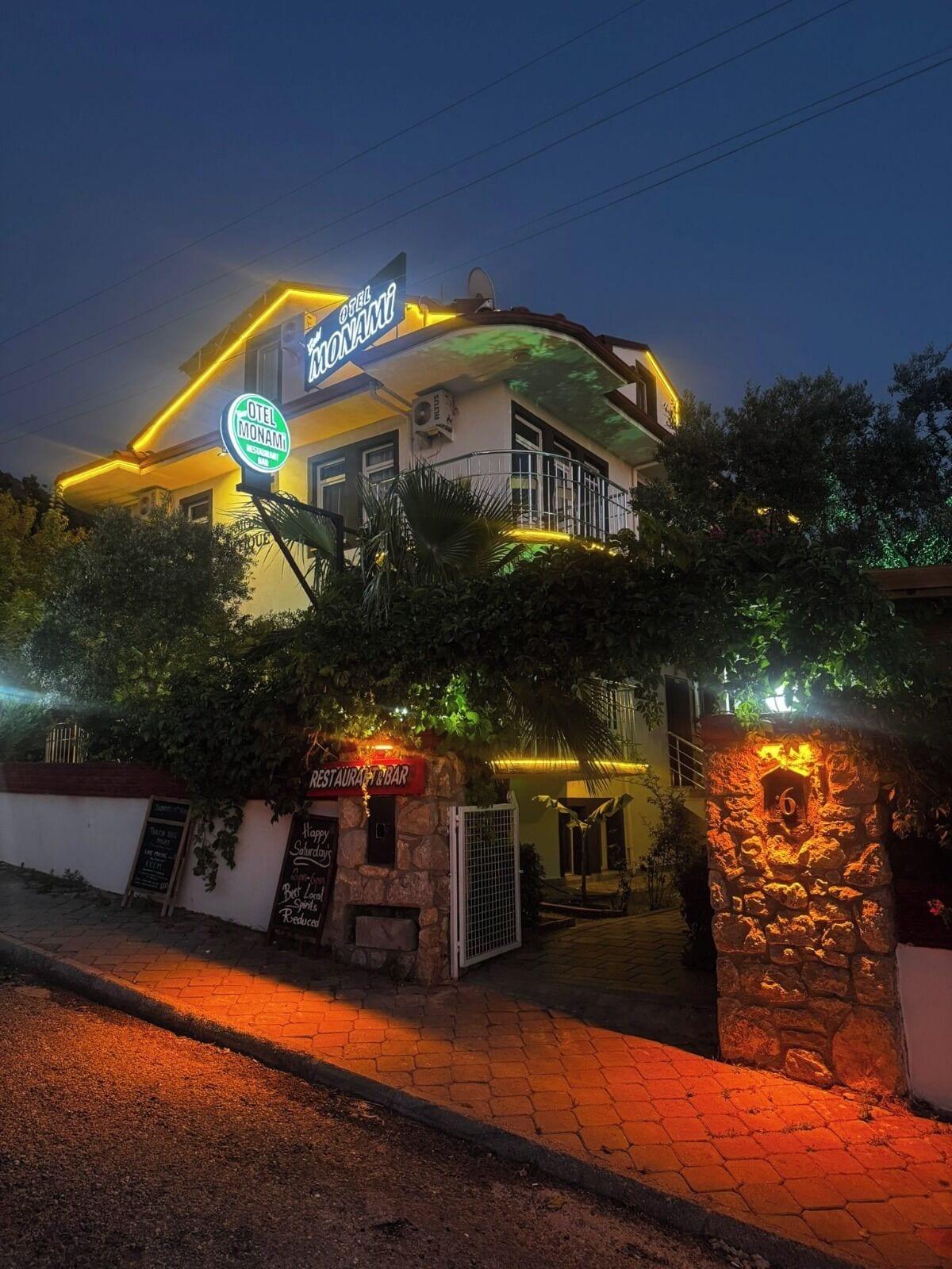 Varios Gold Monami Otel