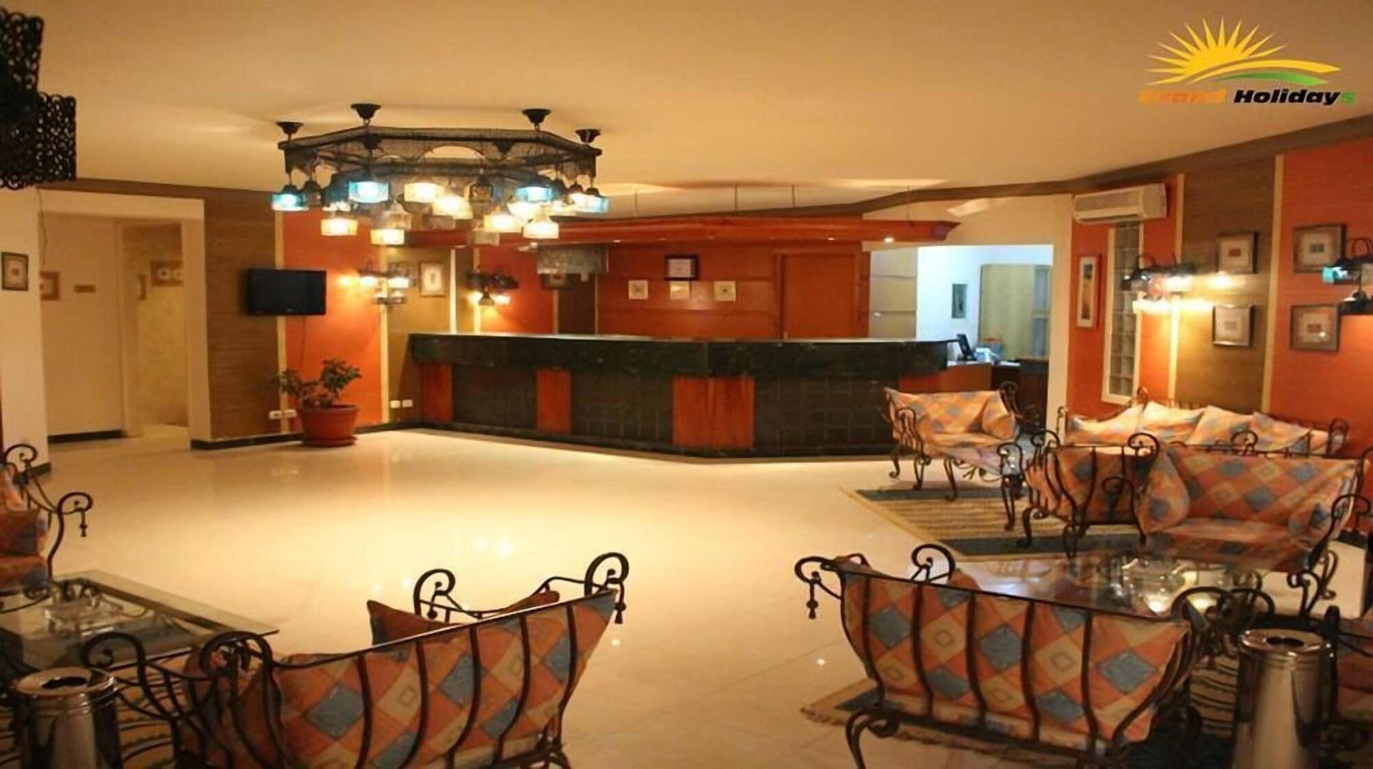 Vista Lobby Grand holidays Green Resort