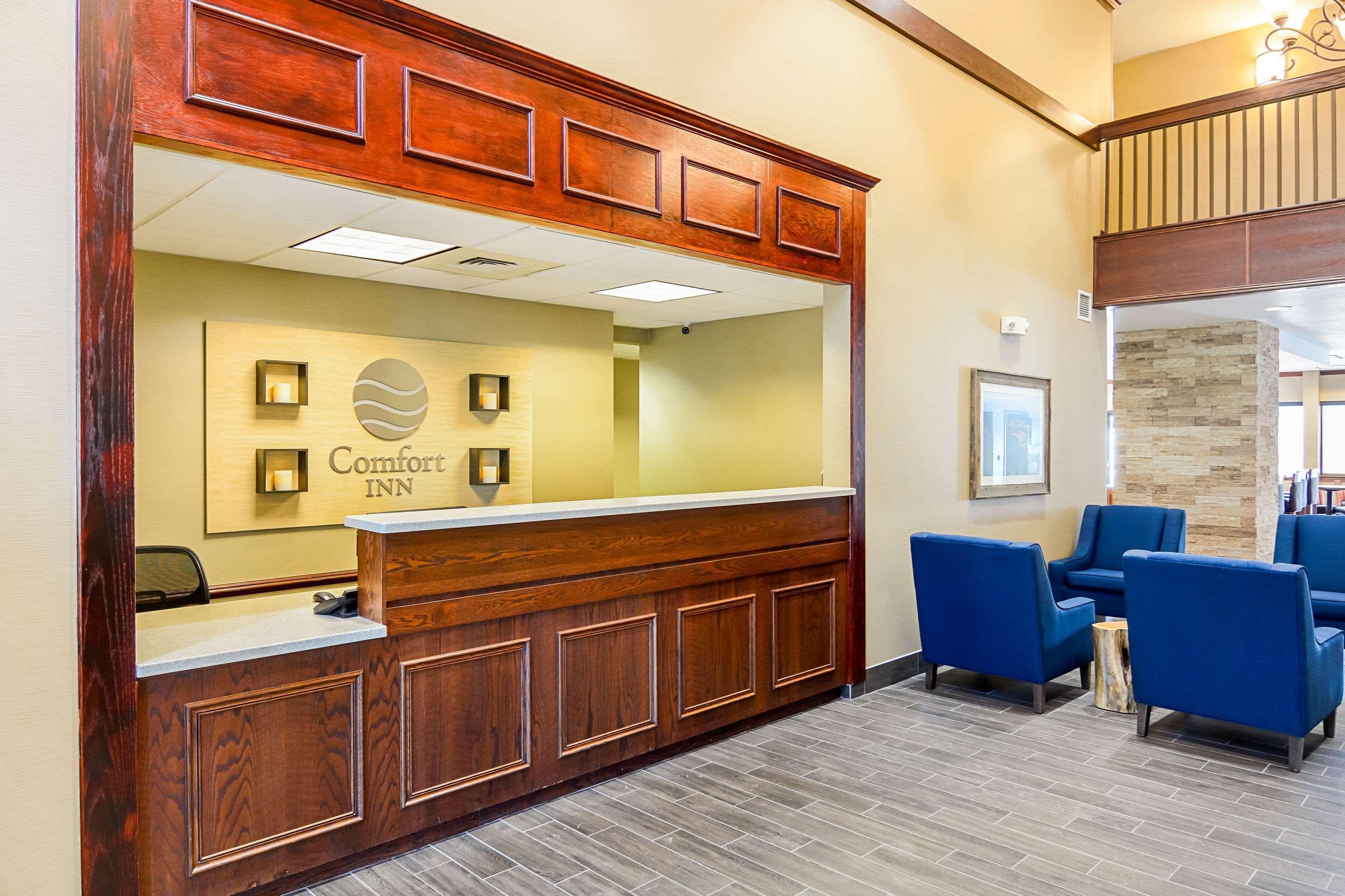 Vista Lobby Comfort Inn Woodstock Shenandoah