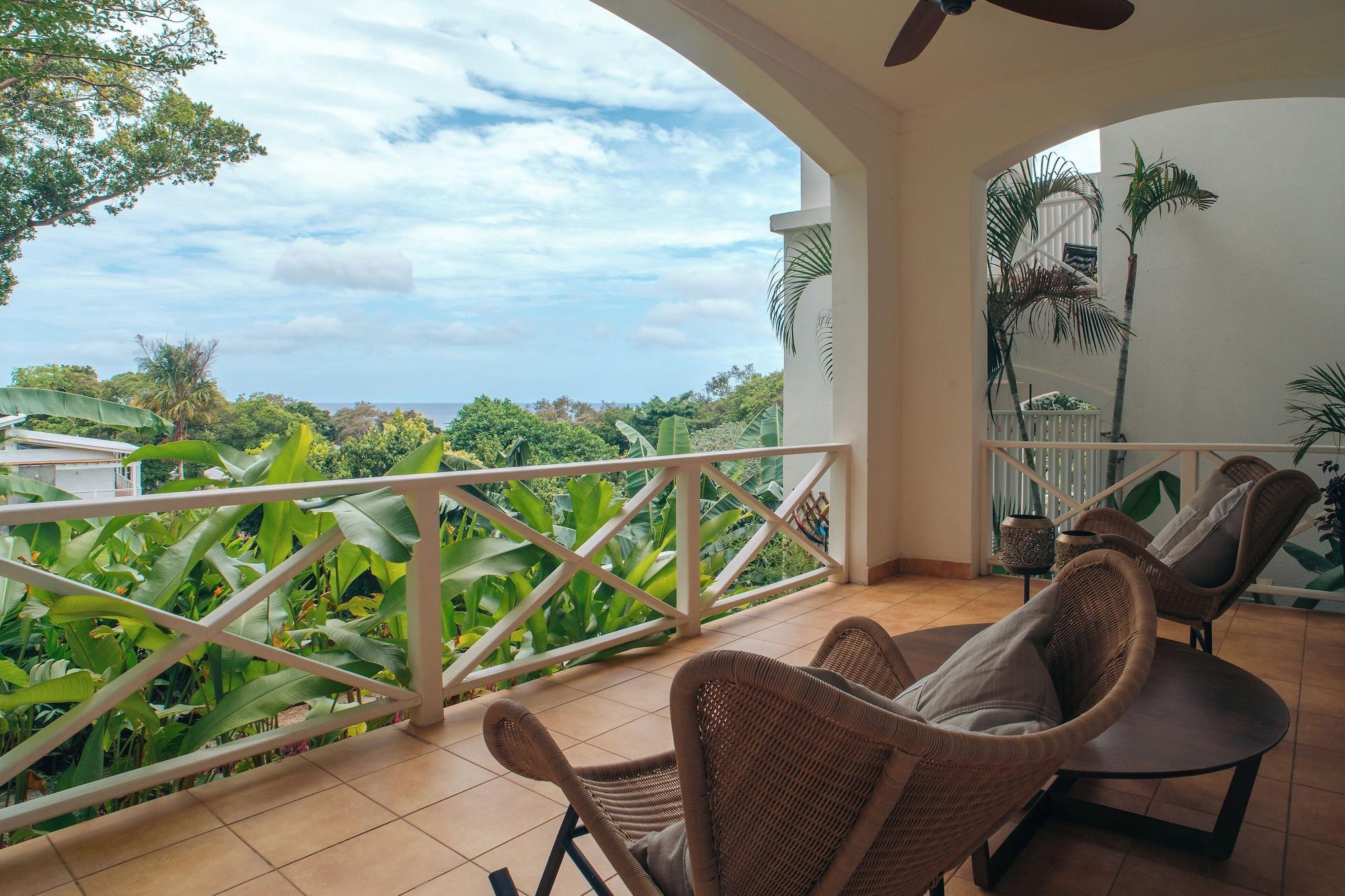 Vista Exterior Blue Roatan Resort