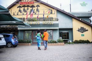 Alojamiento - ULTIMATE HOTEL